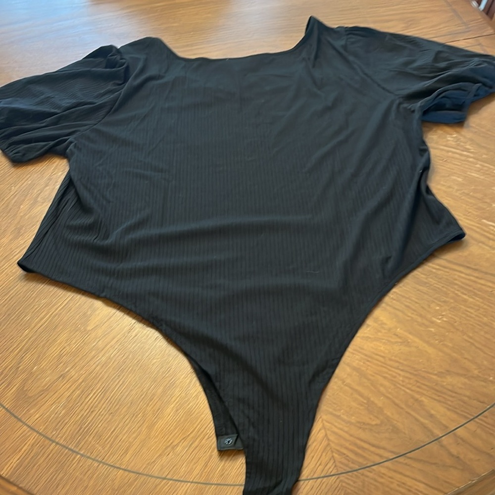 NWT Black Puff Sleeves Ribbed Body Suit w/ Sweetheart
Neckline Plus Size 3x - Picture 15 of 16